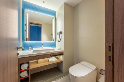 Standard Double Room with Two Double Beds image 2