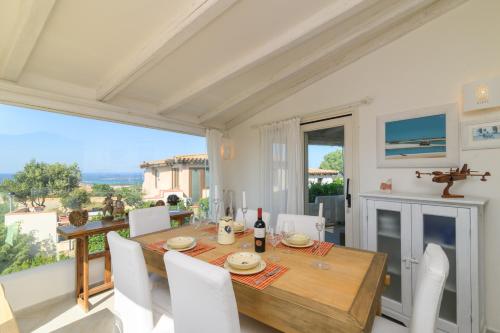  Casa Bellevue With Stunning Sea View - Happy Rentals, Unterkunft in Loiri Porto San Paolo
