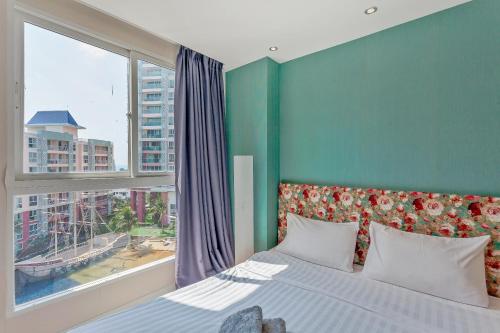 Apartment with Pool View  image 10