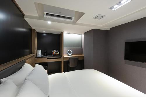 522517576 Autumn Willow Hotel