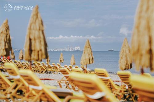 Strand, Dreamland Oasis 1st floor Apartment With a Garden by the Sea in Chakvi