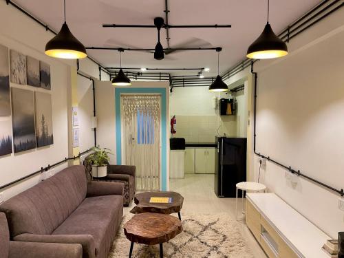 共用Lounge/電視區, Locomo Hostel Express (  Stay • Work • Eat ) in 卡爾