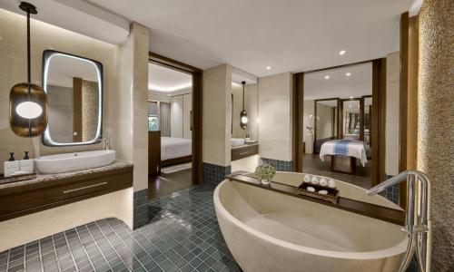 room detail thumbnail 2