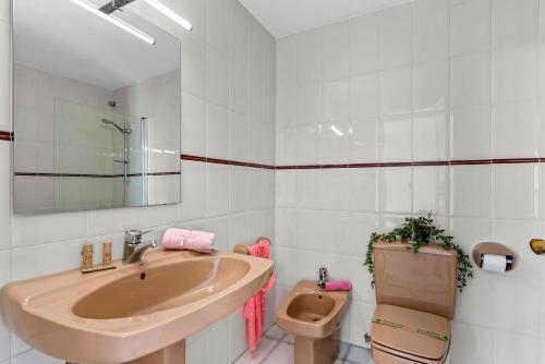 Apartment with Sea View image 9