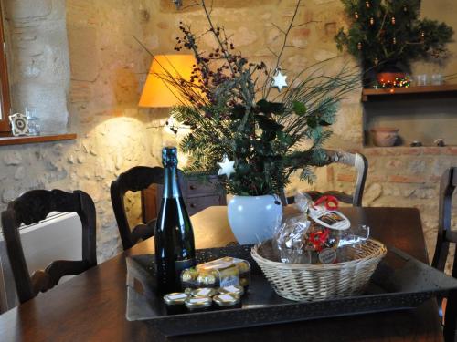 Ancienne Bergerie Restaurée - Animaux Admis - Vue Château - FR-1-489-13 (Ancienne Bergerie Restauree - Animaux Admis - Vue Chateau - FR-1-489-13) in มัคนีย์ คัวร์