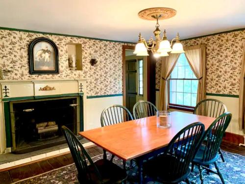 INCREDIBLE Northern Westchester Historic Hideaway