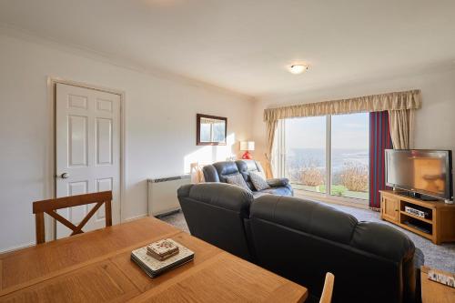Host & Stay - Beach View