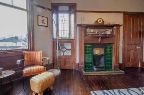 Pass The Keys Beautiful, Traditional 2 Bed Flat W Free Parking