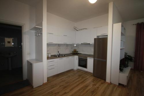 Alpha Apartments Tirana Modern Spacious, Tirana (photo 10)