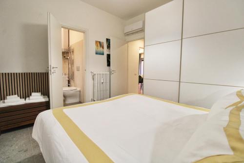 Delicious 2 Bed Room Apartment and Garden by YH, Roma (foto 7)