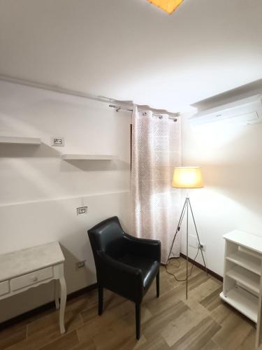Briani Courtyard Apartment - Tap to explore photos