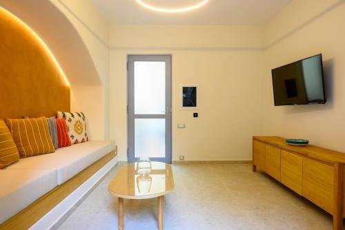 Onira Luxury Apartment