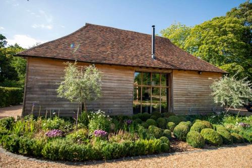 Cloth Hall Barn & Cottages