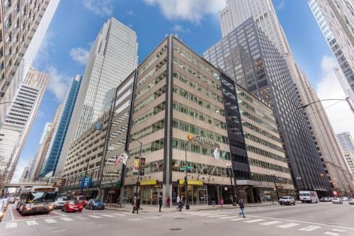 La Quinta Inn & Suites By Wyndham Chicago Downtown