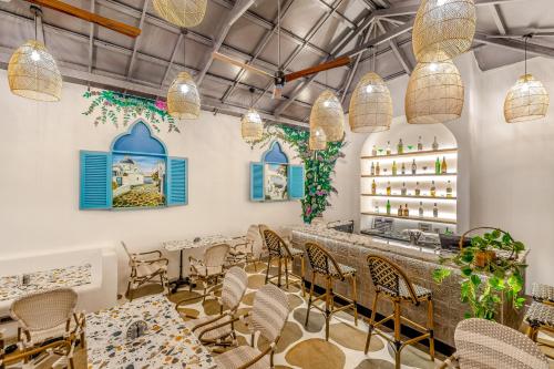 Clarion Hotel Ocean Palms Goa - 레스토랑