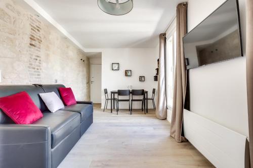 Volontaire Room Type - One-Bedroom Apartment