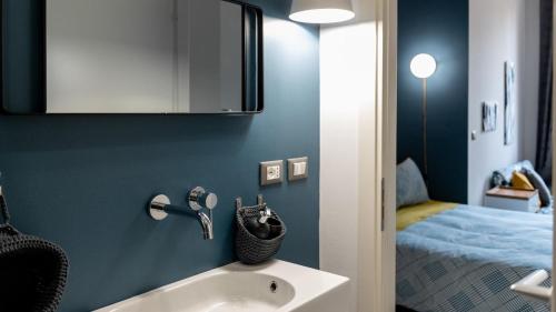 Deluxe Double Room image 9