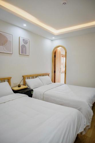 Quadruple Room image 10