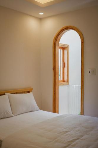 Quadruple Room image 6