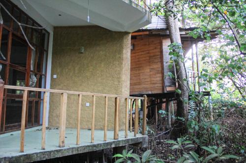 Double Room with Balcony image 2