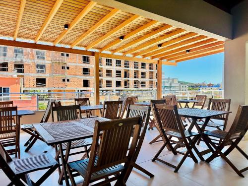 Residencial 287 - Localização privilegiada à 5min da praia (Residencial 287 - Localizacao privilegiada a 5min da praia) in บอมบาส