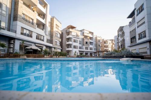 1 king bed, 1 sofa bed