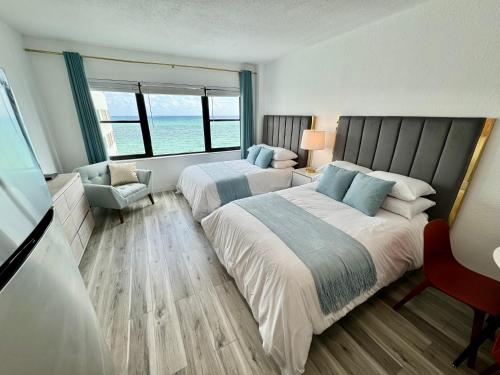 Directly on the Beach with Pool & Ocean View in Miami Beach, USA