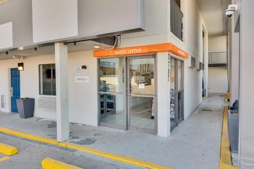 Motel 6 Austin, TX - Airport - South - 로비