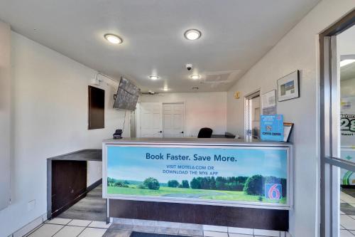 Motel 6 Austin, TX - Airport - South - 로비