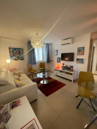 Perle rare élégant appartement Vieil Antibes - Location saisonnière - Antibes