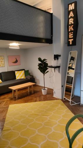 Super Central Apartment - Tap to explore photos