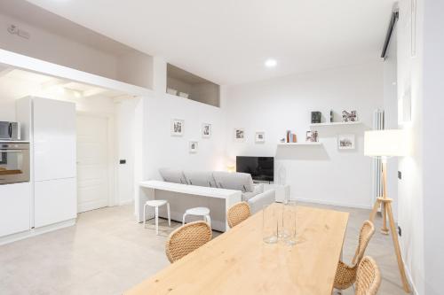 Sant Ambroeus Garden Apartment, Milán