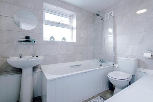 Spacious 3 Bedroom House close to Etihad, Manchester (zdjęcie 9)