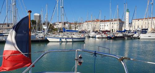 Nuits au Port - Grand voilier à quai - Coriandre 2 - Hôtel - La Rochelle