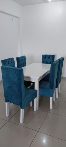 Spacious Two Bedroom at Nyali in شاطئ نيالي