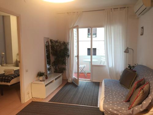 ApartEasy - Balcony, quiet, sunny apartment