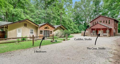 Shady Woods 4 Bedroom Walk to Downtown Hottub