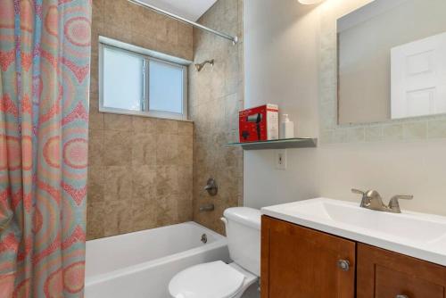 Unit 6 Lovely 2 bedroom Apartment for a Family Getaway in Fort Lauderdale, USA