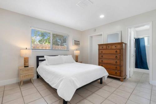 Unit 6 Lovely 2 bedroom Apartment for a Family Getaway in Fort Lauderdale, USA
