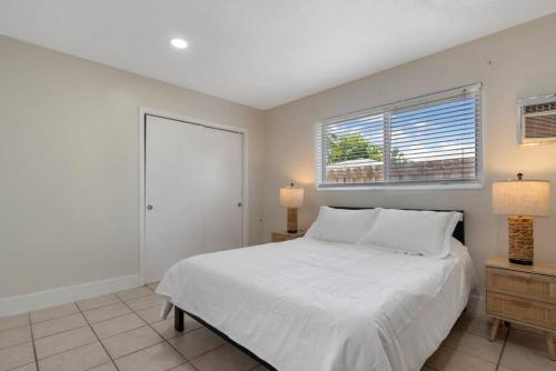 Unit 6 Lovely 2 bedroom Apartment for a Family Getaway in Fort Lauderdale, USA