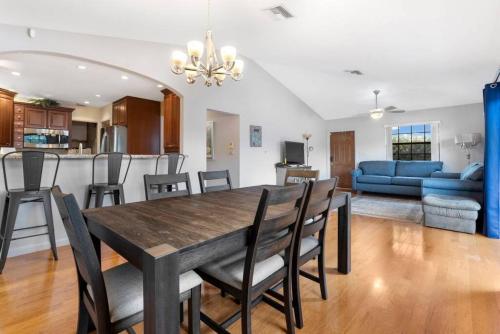 DOWNTOWN LAS OLAS WATERFRONT HOME UPDATED UNIT in Fort Lauderdale, USA