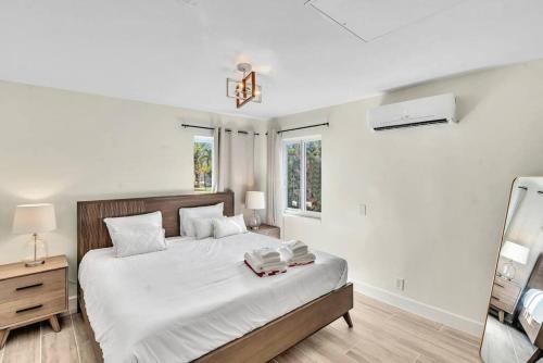 703 9 Charming Newly constructed stdio in Hallandale Beach, USA