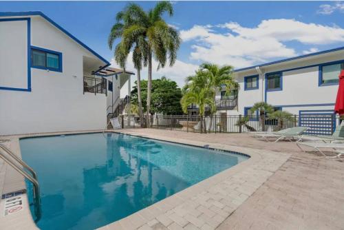Charming Waterfront Cottage in Fort Lauderdale, USA