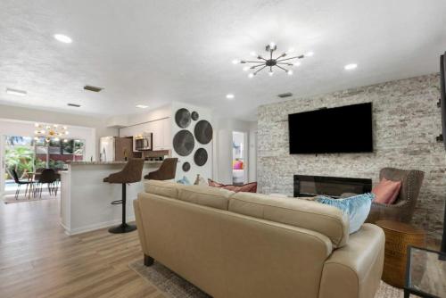 Pool house FL BEST PRICE Pool house next to Hardrock and airport in Fort Lauderdale, USA