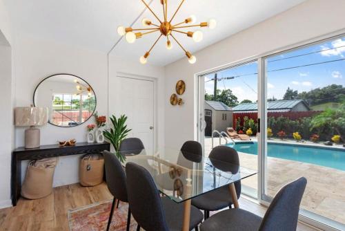 Pool house FL BEST PRICE Pool house next to Hardrock and airport in Fort Lauderdale, USA