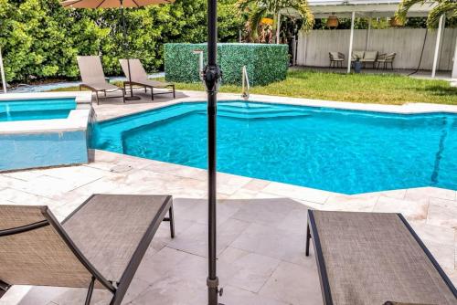 Renovated 1-Bed Oasis with Pool in Hallandale Beach, USA