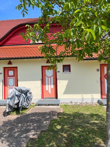 Möwenblick Bakenberg-41 Ferienwohnung mit Terrasse, Doppelbett, Schlafsofa, vollständige Komfortküche in Dranske, Deutschland