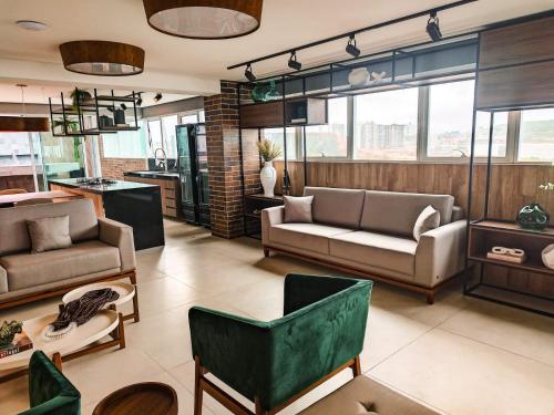 ห้องส่วนกลางสำหรับนั่งเล่น/ดูทีวี, LUXUOSO APARTAMENTO BEIRA-MAR COM SACADA em MACEIÓ (LUXUOSO APARTAMENTO BEIRA-MAR COM SACADA em MACEIO) in ครูซดาสอัลมาส