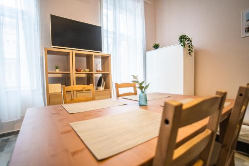 Entire Flat in Kecskemét Center - Apartment - Kecskemét