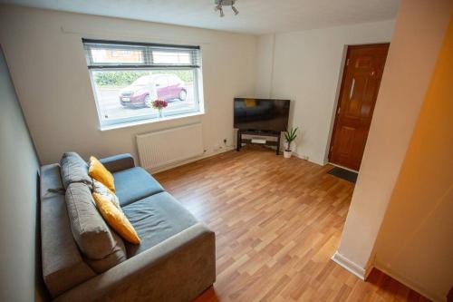 Entire 1 Bedroom House in Manchester, Manchester (photo 2)